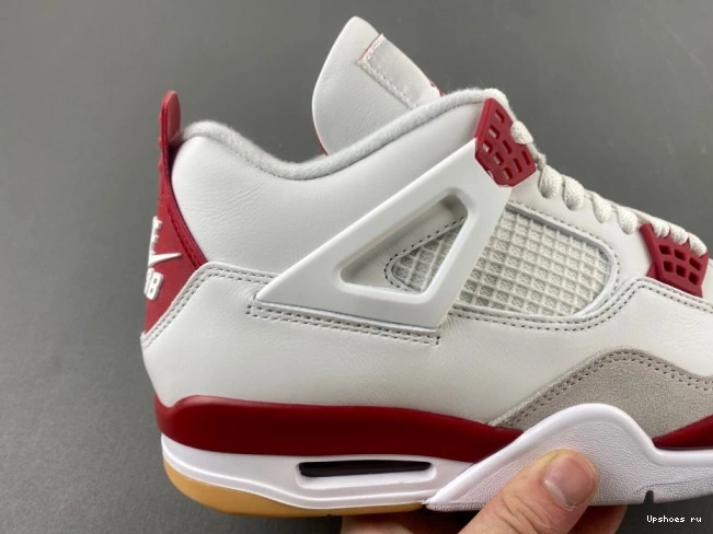 SB   Varsity Red Jordan Retro 4 DR5415-106 0726